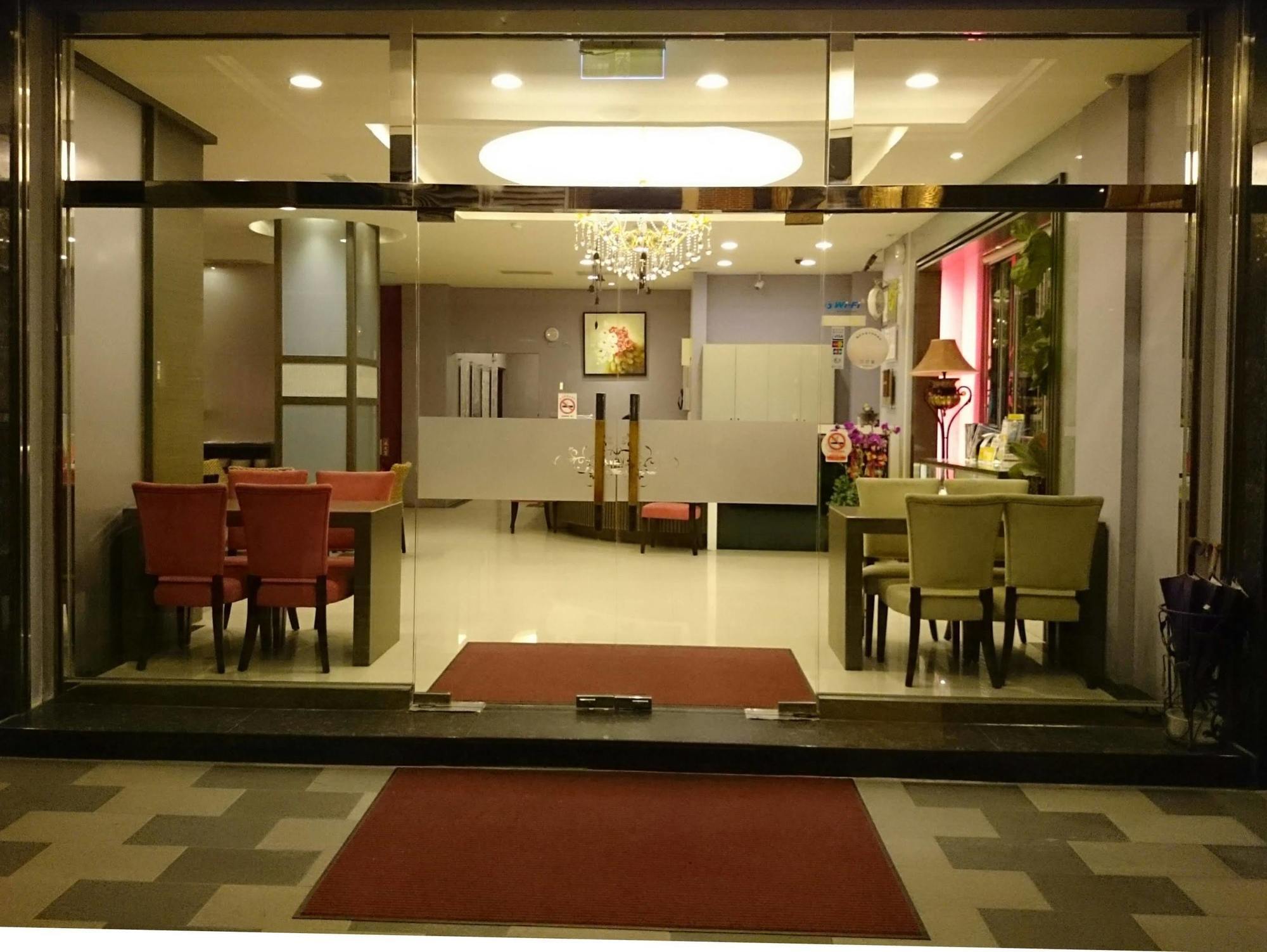 Ace Hotel Kota Hualien Bagian luar foto